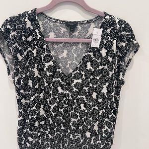 Ann Taylor Factory. NWT. Size: S. Black & White.